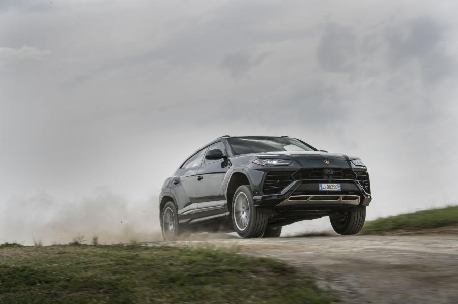  Lamborghini Urus Off-Road Package 2018 года  (NA) (фото 2 из 11)